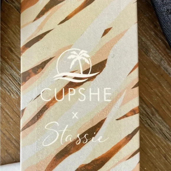 NWT Cupshe X STASSIE Crystal Waters Wrap Halter One Piece Swimsuit Black Large - Picture 5 of 6